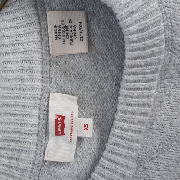 Levi's XS grey knit sweater - Picture 2 of 4